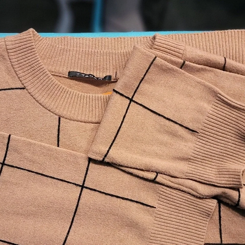 Tahari Womens Tan Black Windowpane Grid Crewneck Pullover Sweater Size Large - Picture 5 of 7